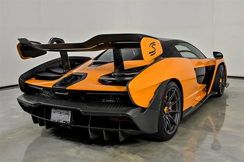 Used 2019 McLaren Senna RWD image 15