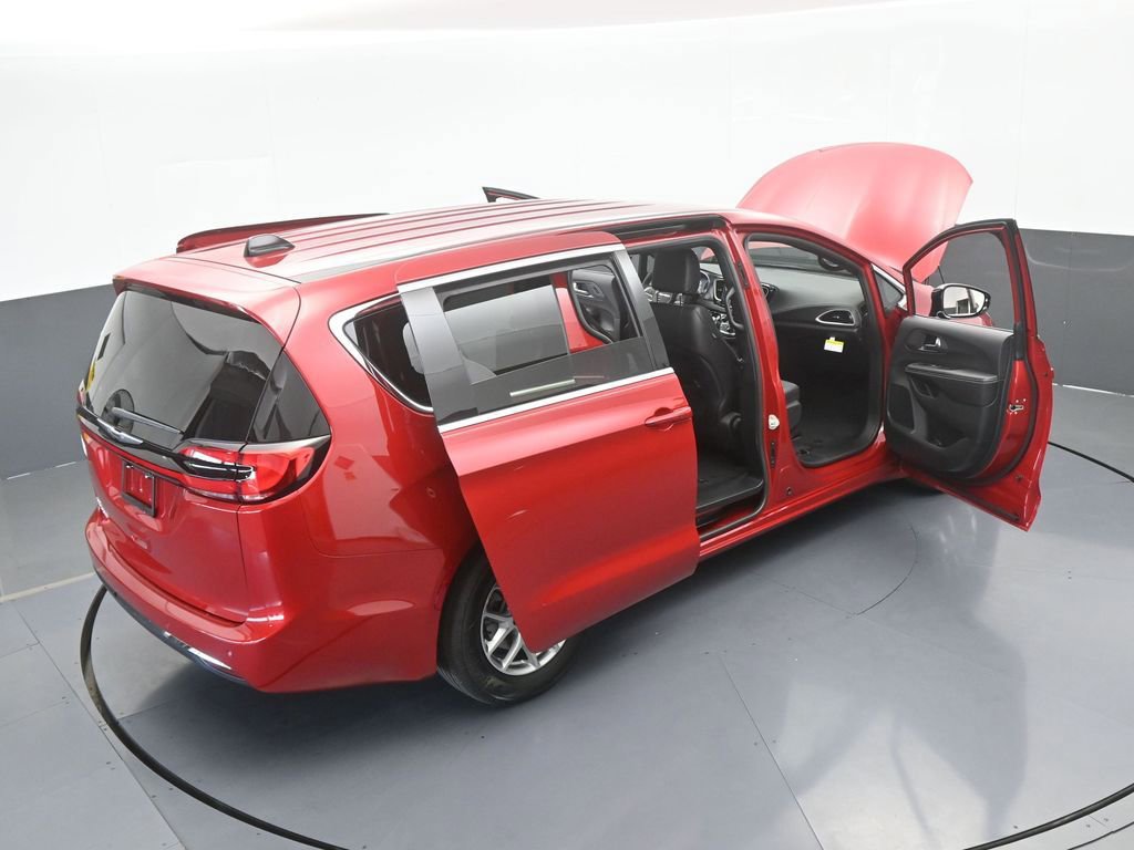 New 2026 Chrysler Pacifica Select image 65