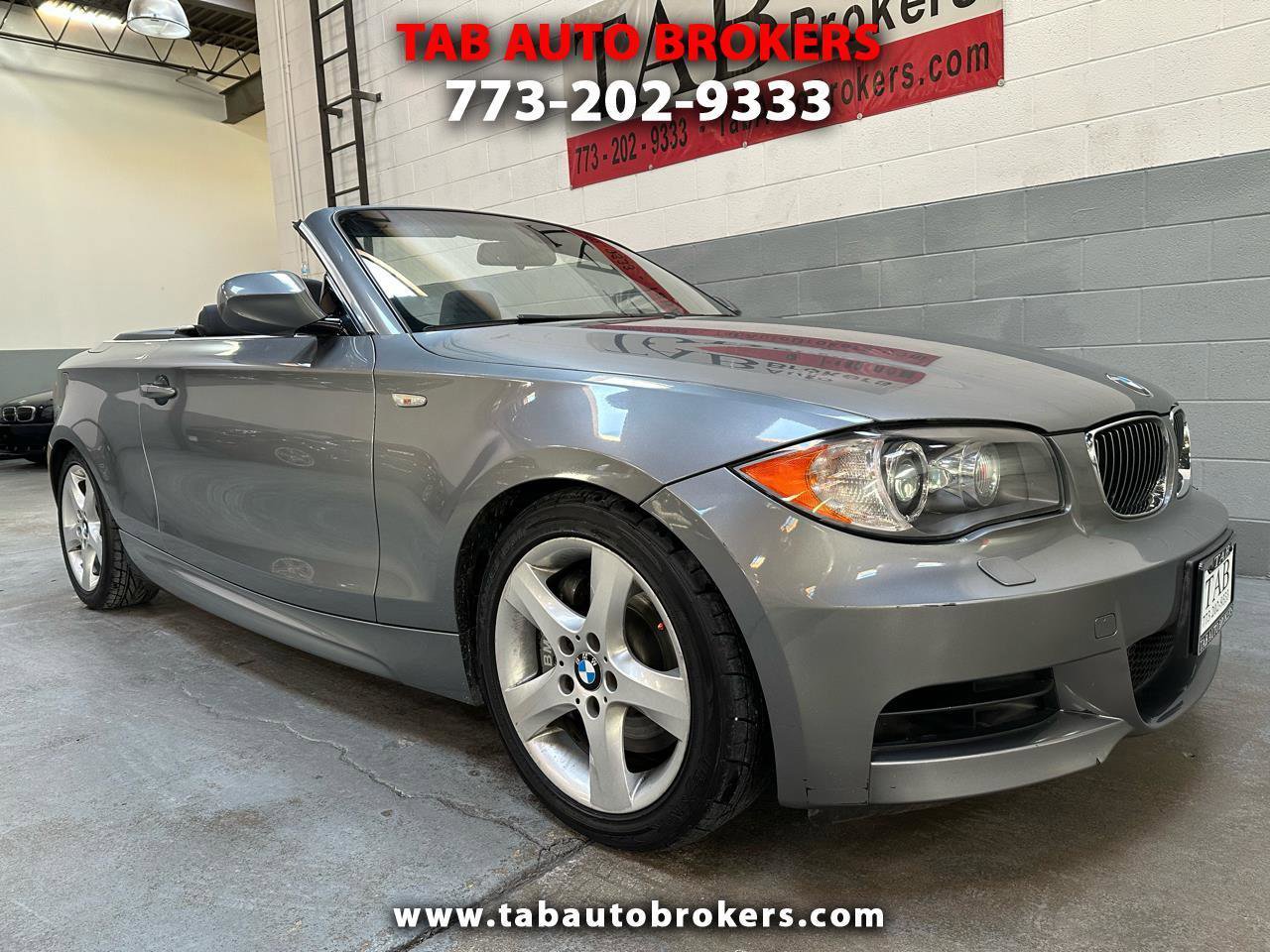 Used 2011 BMW 135i Convertible image 1