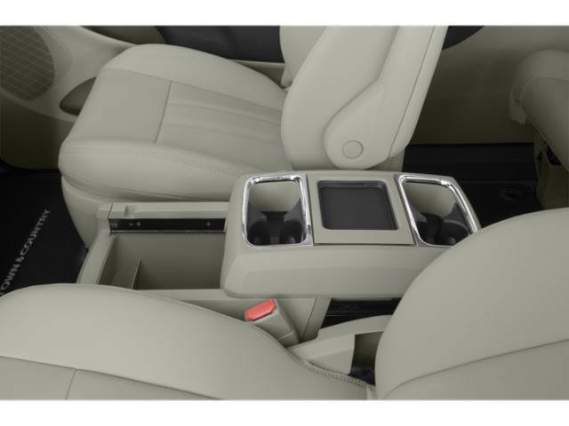Used 2015 Chrysler Town & Country Touring FWD image 18