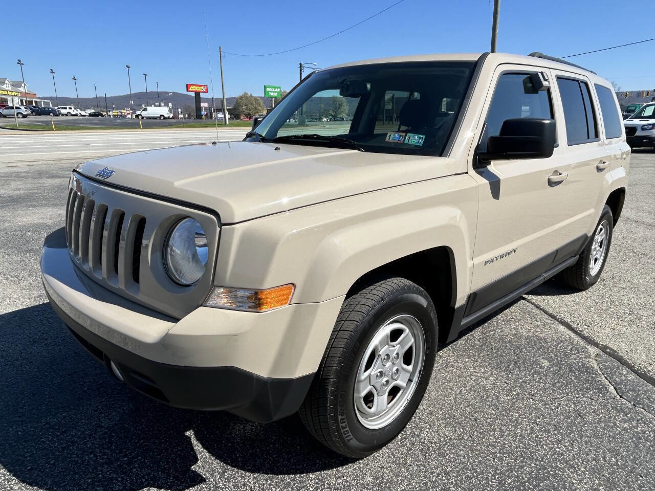 Used 2017 Jeep Patriot Sport w/ Power Value Group AWD/4WD image 2