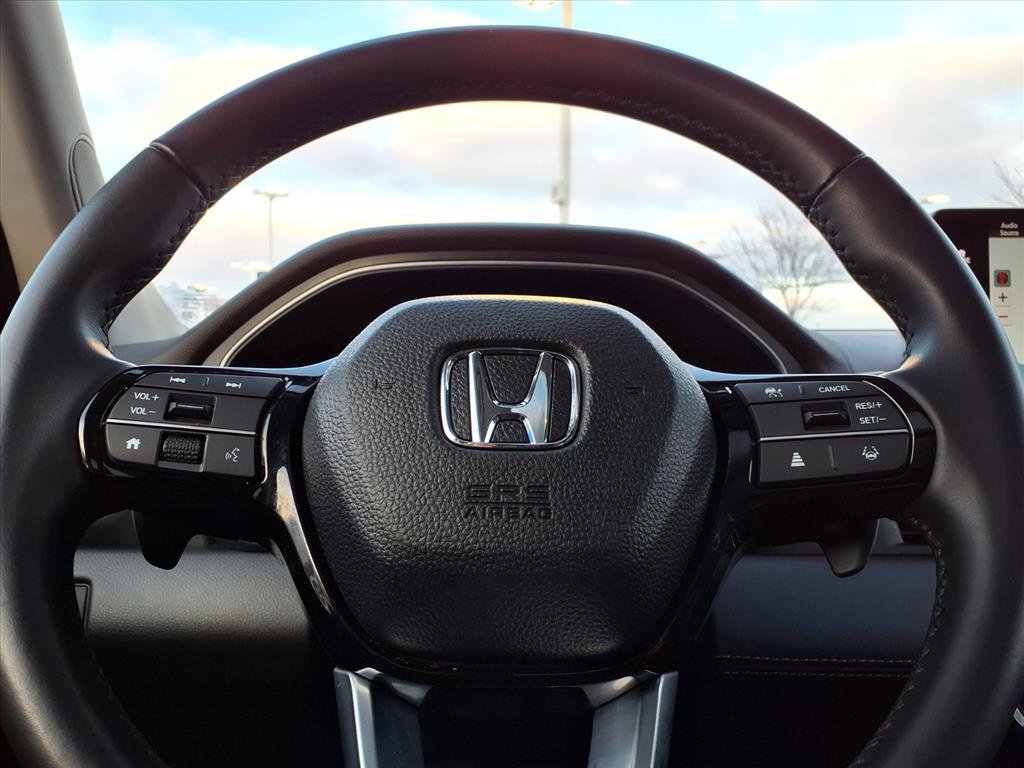 Certified 2025 Honda Pilot Touring image 28