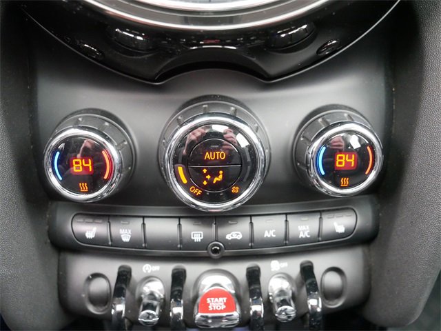 Used 2020 MINI Cooper 4-Door Hardtop w/ Premium Package image 31