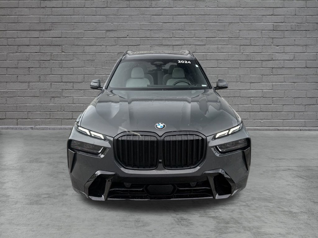 Used 2024 BMW X7 xDrive40i w/ M Sport Package AWD/4WD image 10