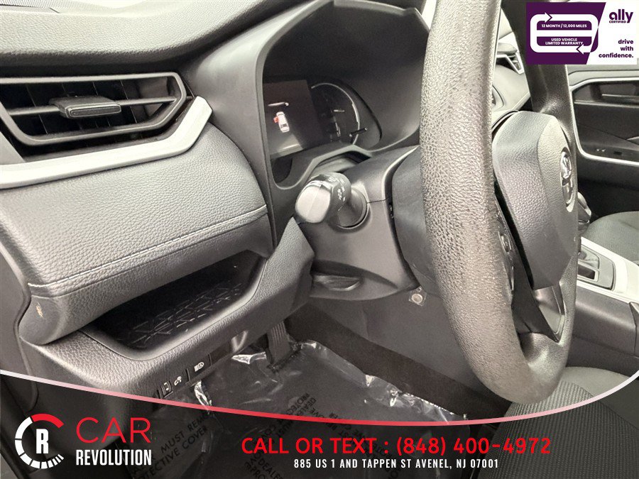 Used 2025 Toyota RAV4 LE AWD/4WD image 16