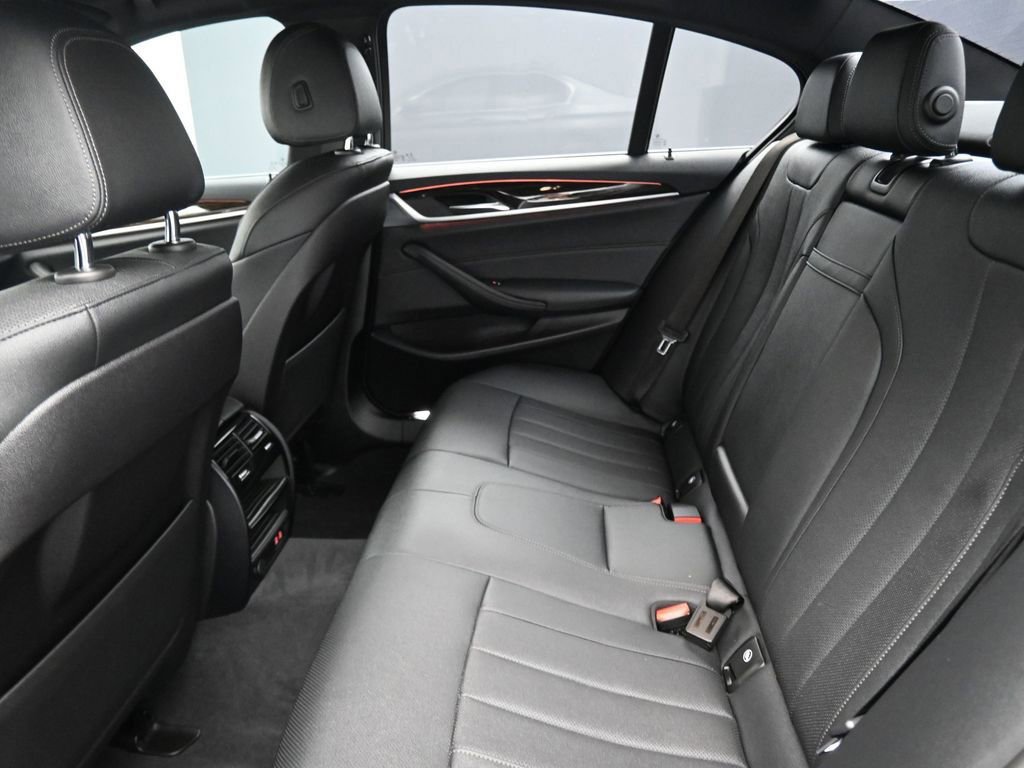 Used 2023 BMW 540i w/ Convenience Package RWD image 9