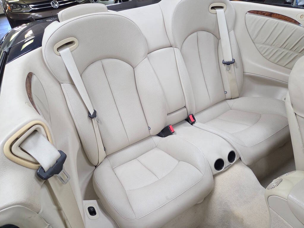 Used 2008 Mercedes-Benz CLK 350 Cabriolet image 24