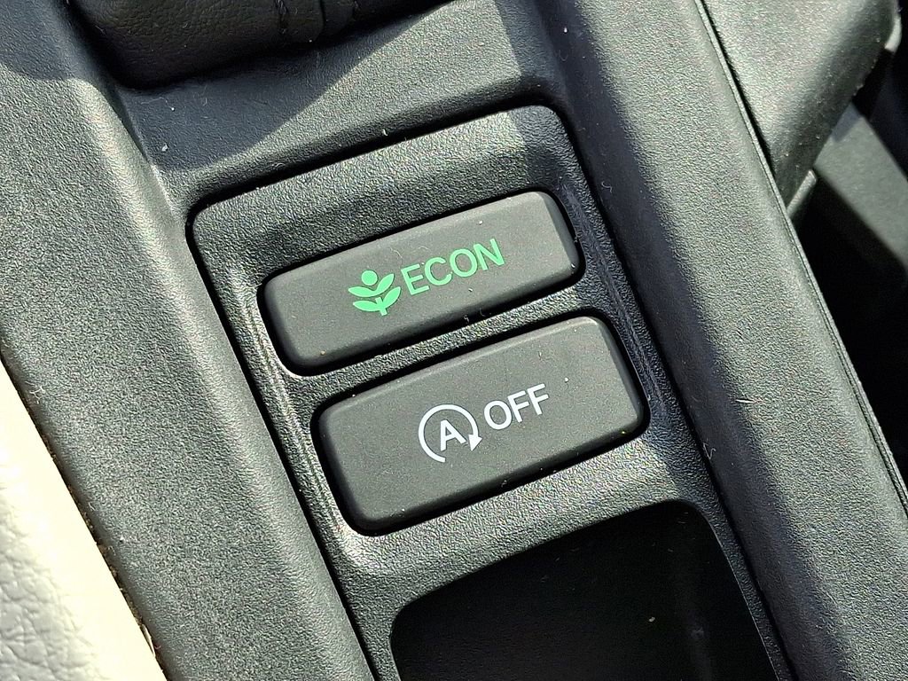 Used 2025 Honda Accord SE image 25