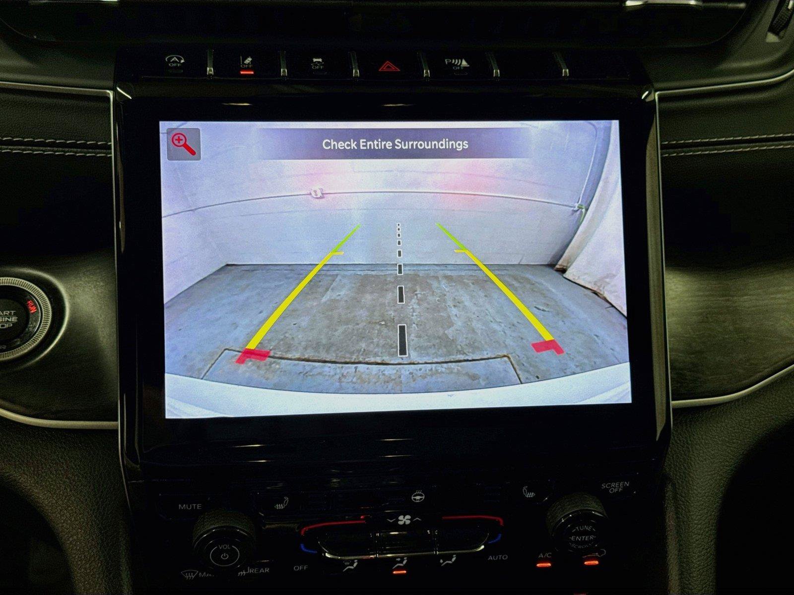 Used 2022 Jeep Grand Cherokee Limited AWD/4WD image 6