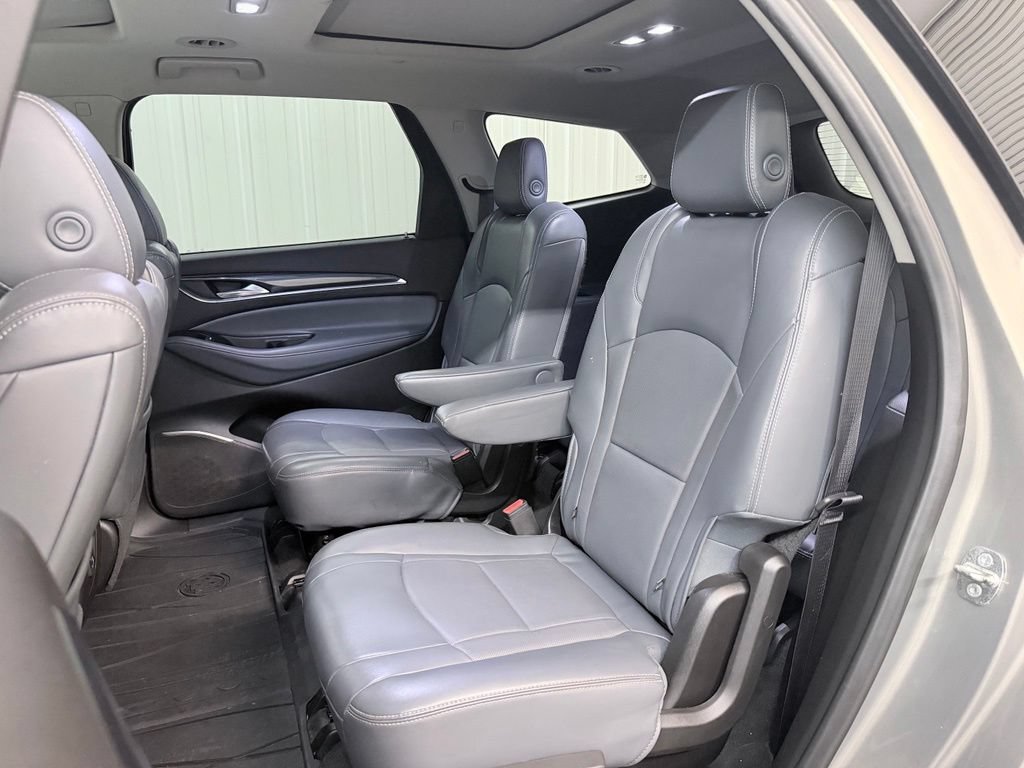 Used 2018 Buick Enclave Essence AWD/4WD image 30