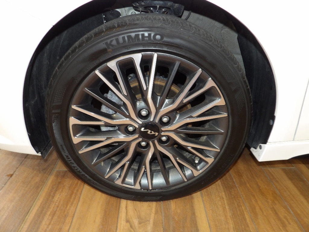 Used 2023 Kia Forte GT-Line image 10