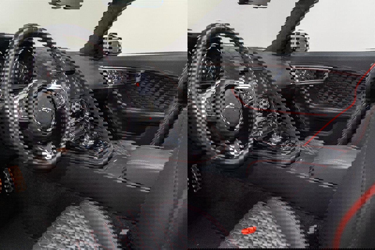 Used 2020 Jaguar F-TYPE SVR image 76