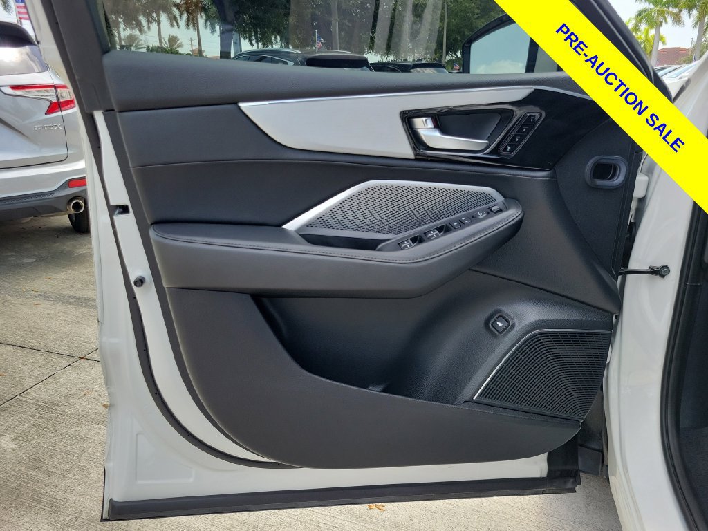 Used 2025 Acura MDX FWD image 15
