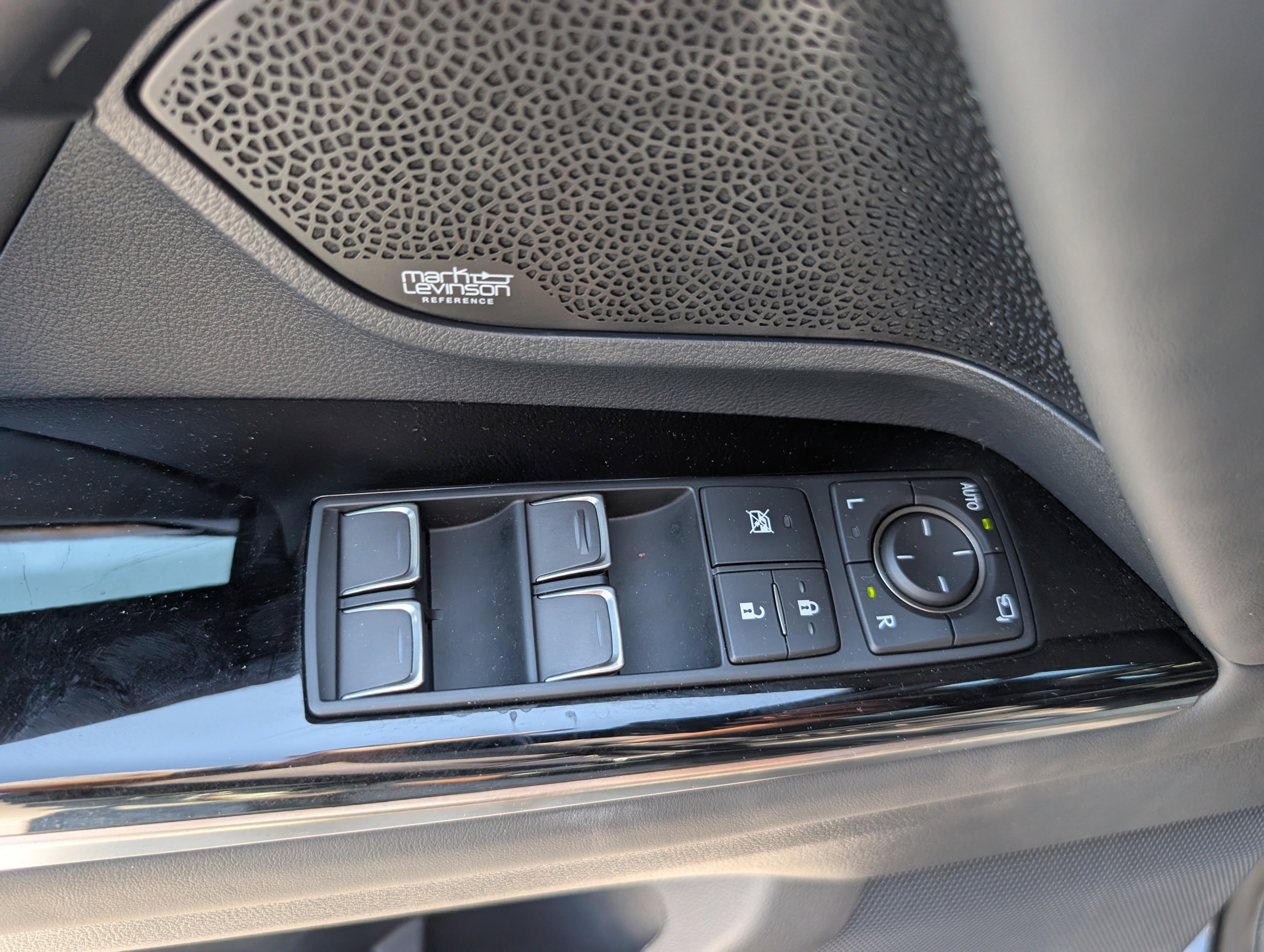 Used 2025 Lexus LX 600 4WD w/ Appearance Package image 23