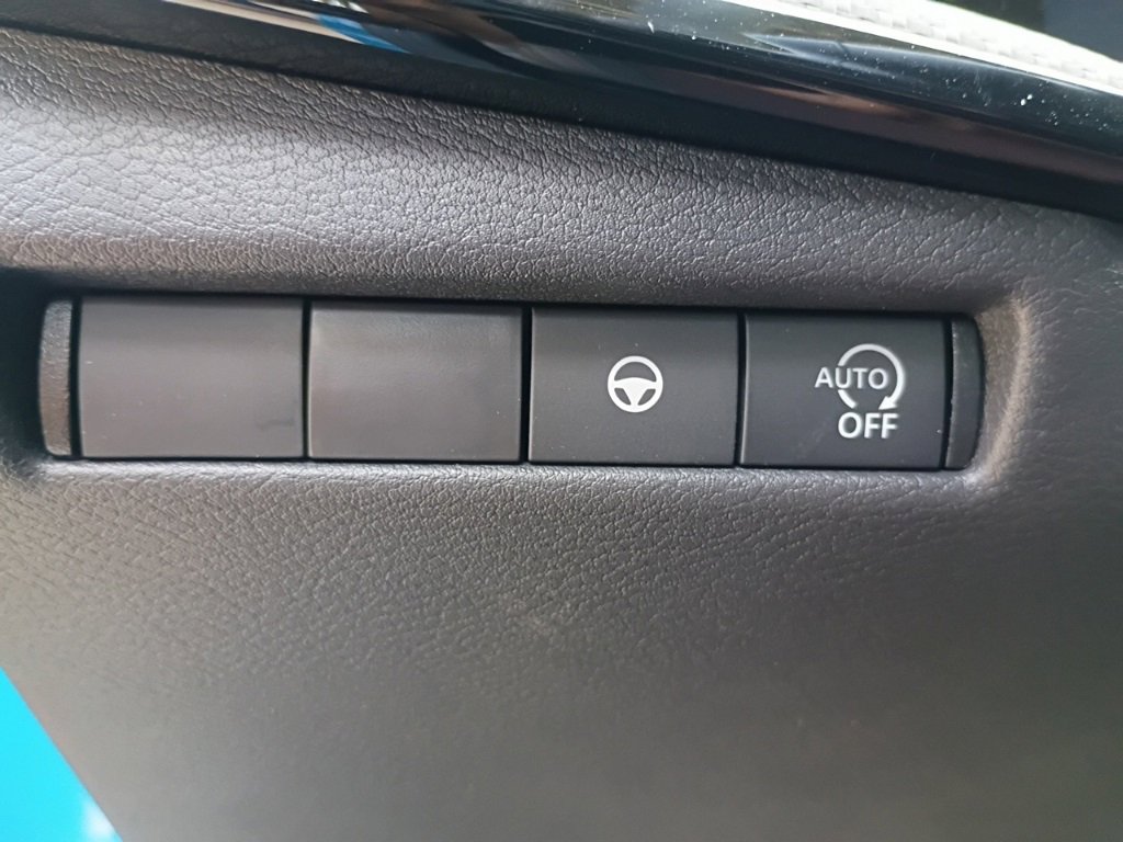 New 2026 Nissan Kicks SR image 22