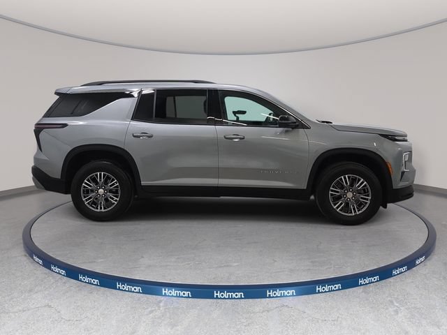 Used 2025 Chevrolet Traverse LT w/ Driver Confidence Package FWD image 5