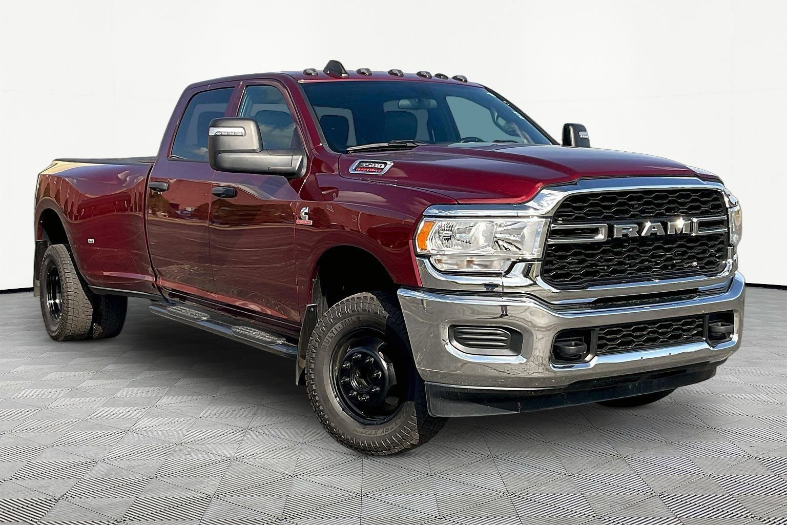 Used 2024 RAM 3500 Tradesman w/ Chrome Appearance Group image 1