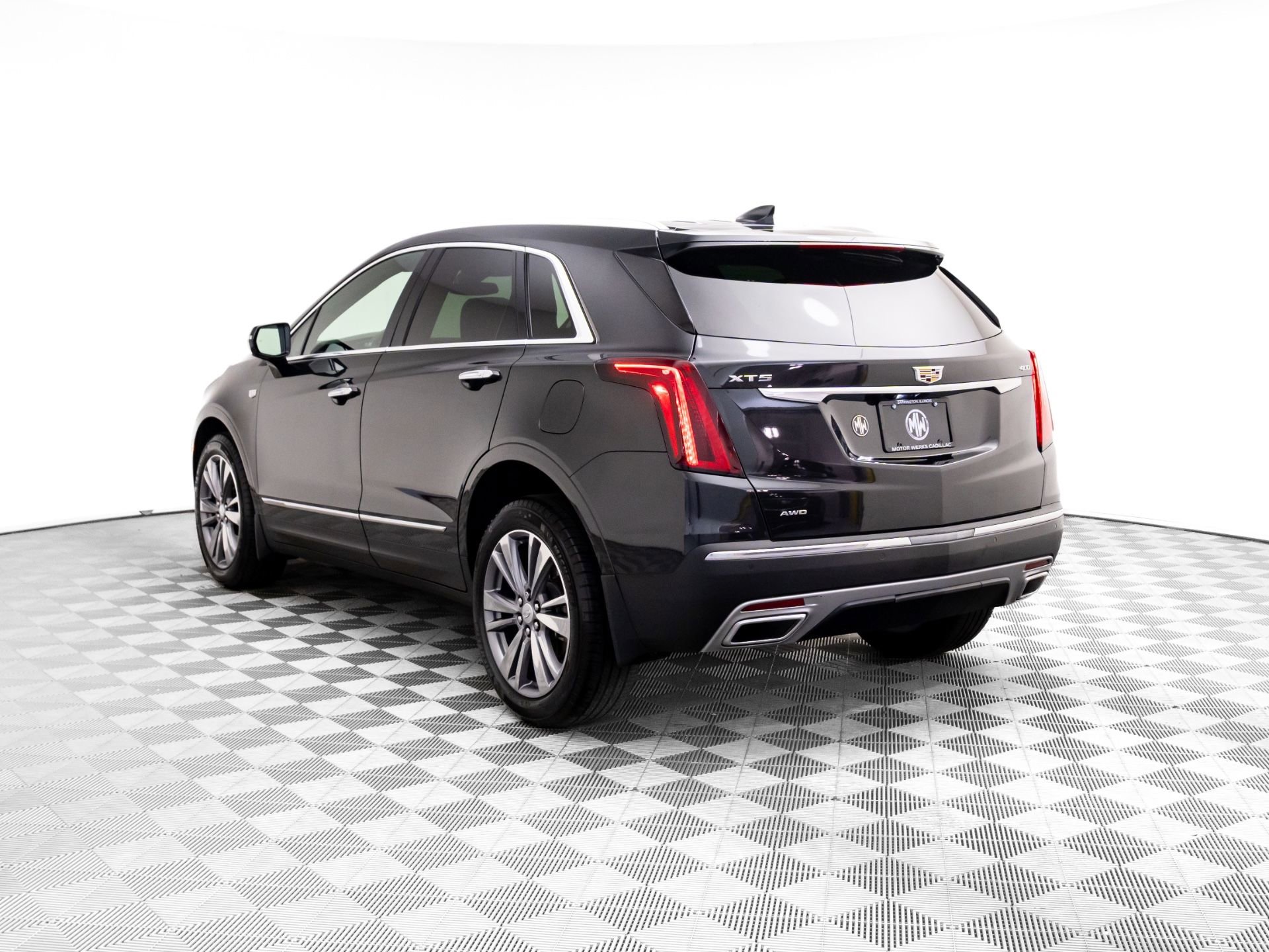 Used 2020 Cadillac XT5 Premium Luxury w/ LPO, Floor Liner Package image 6
