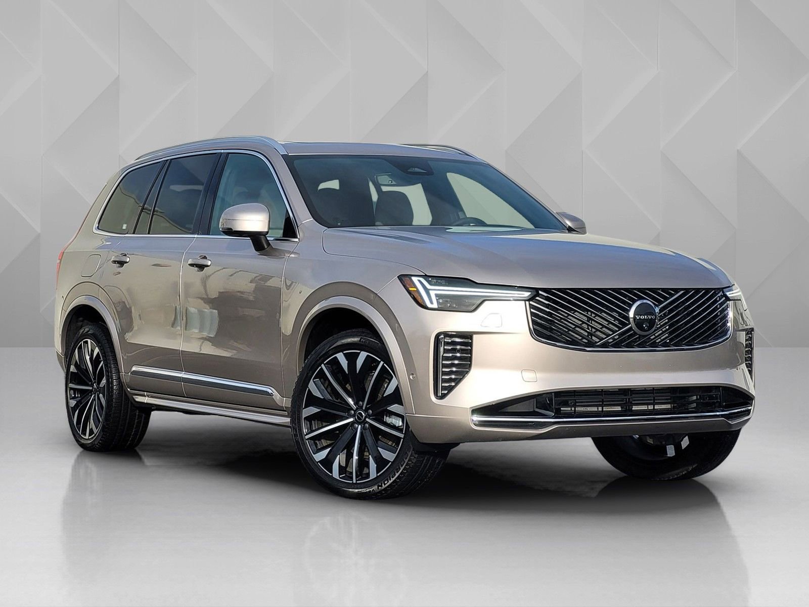 Certified 2025 Volvo XC90 T8 Plus image 8