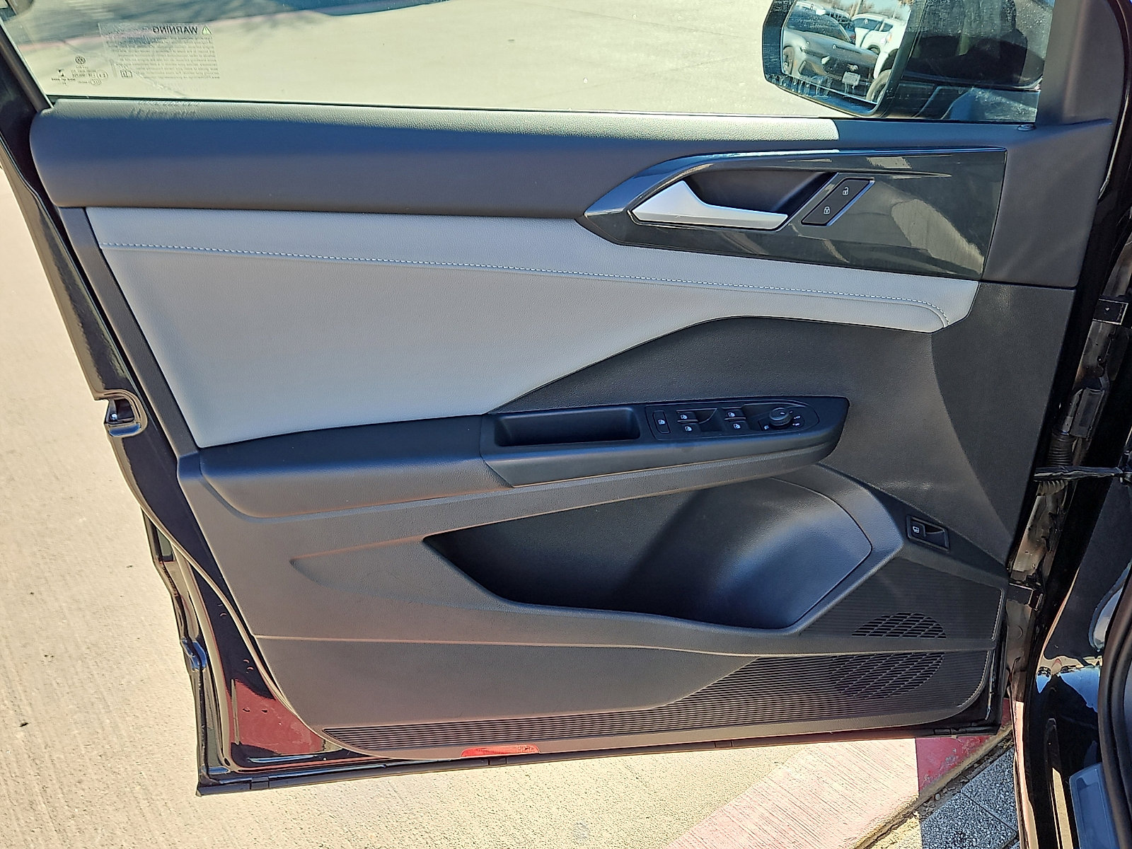 Certified 2022 Volkswagen Taos SEL w/ Panoramic Sunroof Package image 12