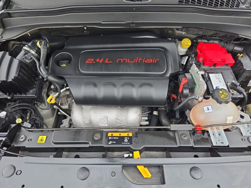 Used 2018 Jeep Renegade Latitude image 33