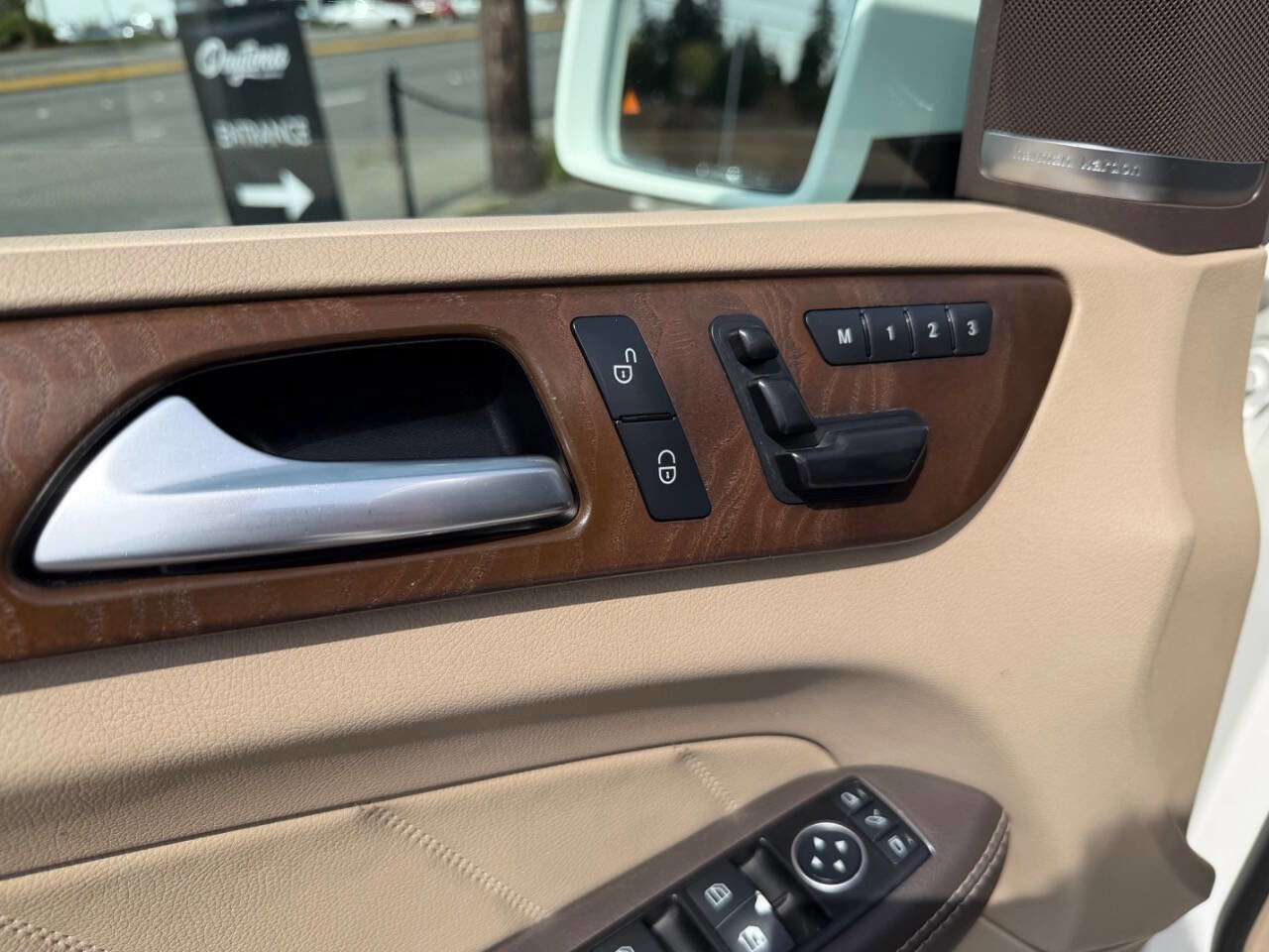 Used 2016 Mercedes-Benz GL 450 4MATIC w/ Premium I Package image 53