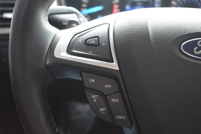 Used 2017 Ford Fusion SE image 22