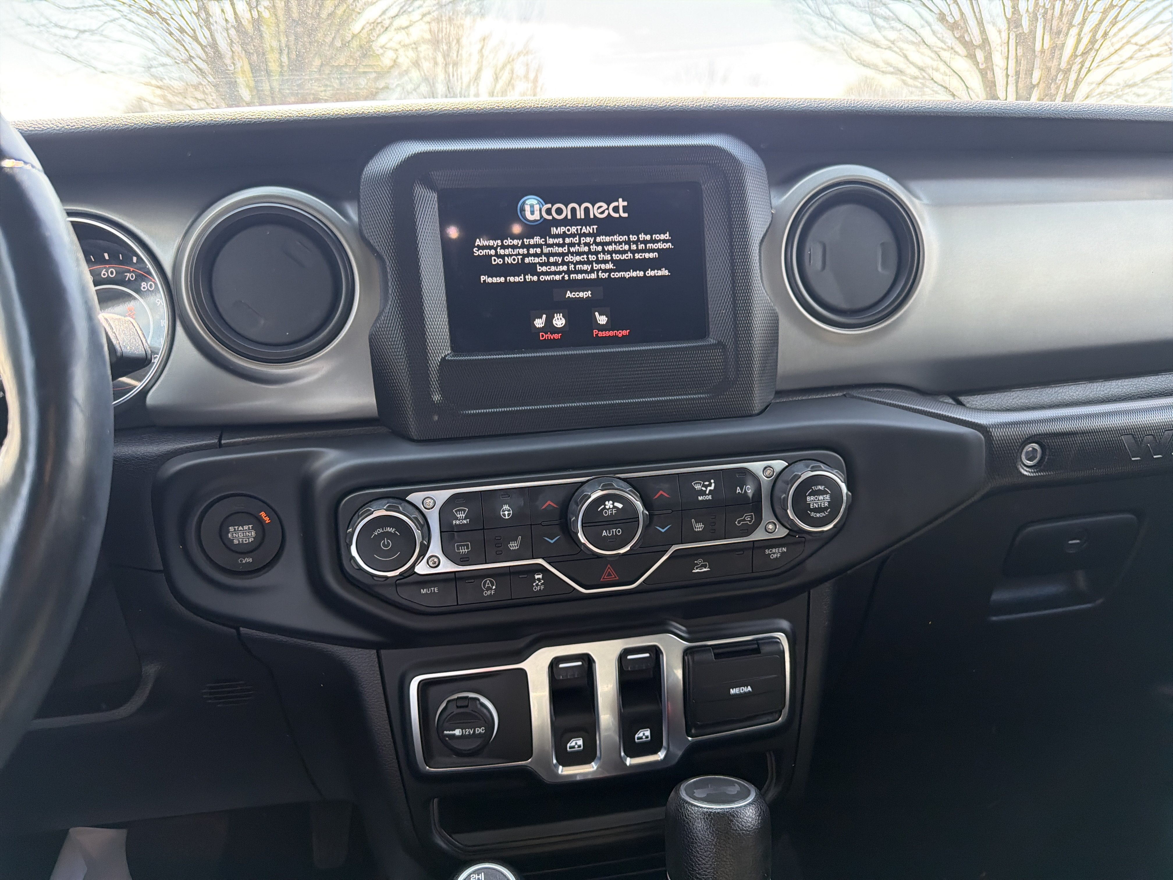 Used 2021 Jeep Wrangler Willys AWD/4WD image 19
