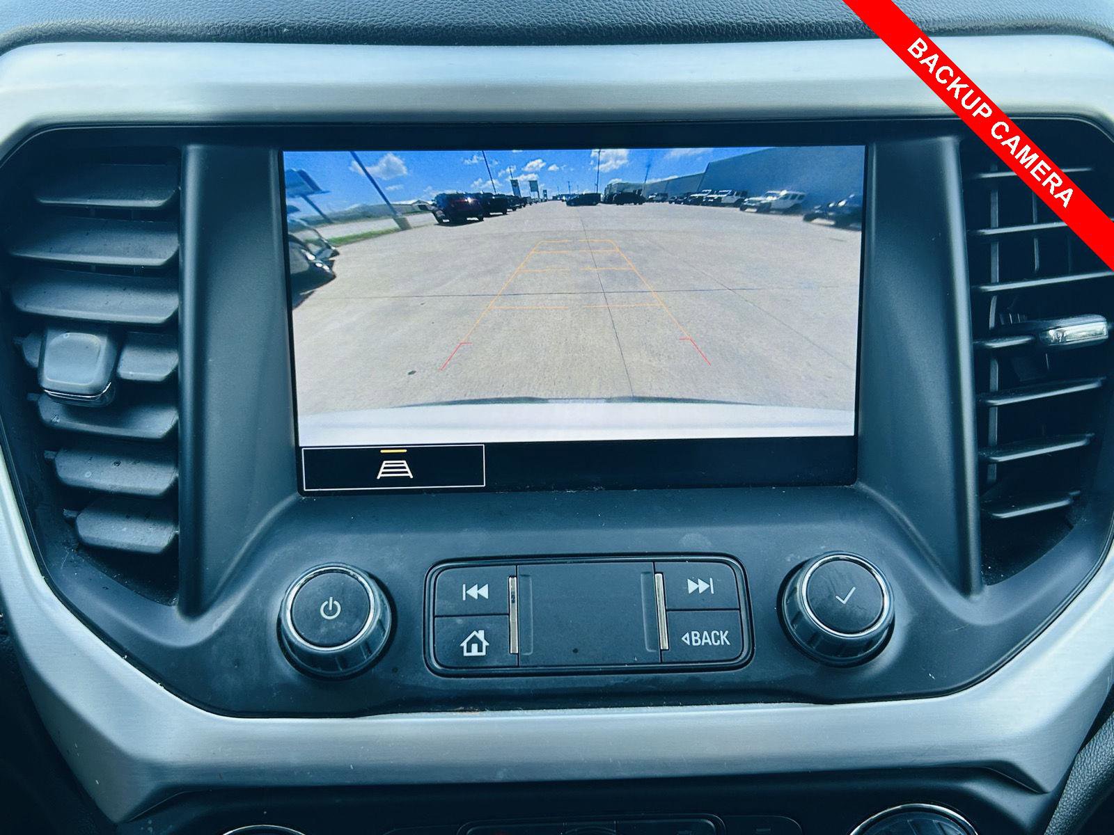 Used 2023 GMC Acadia SLE w/ Driver Convenience Package image 9