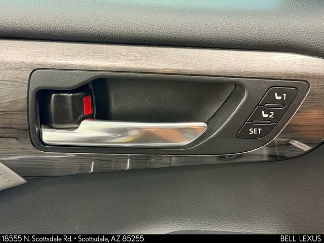Used 2021 Toyota Highlander Limited FWD image 18