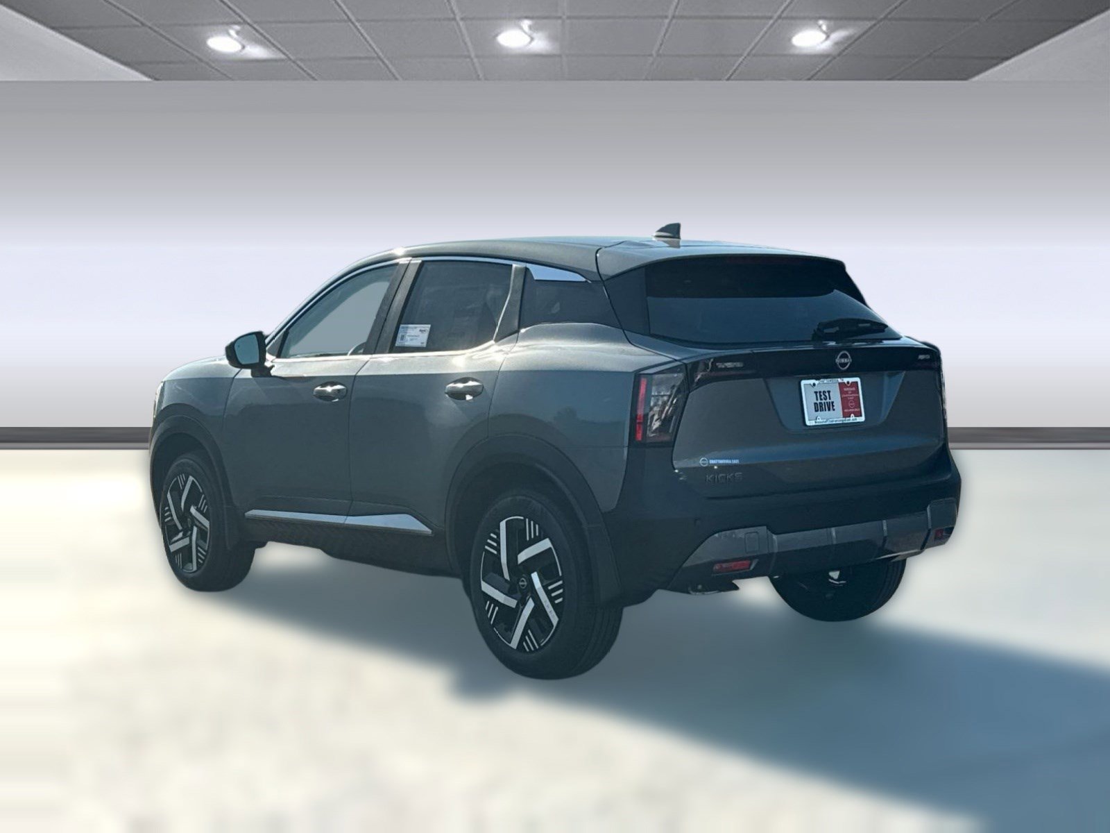 Used 2025 Nissan Kicks SV image 3