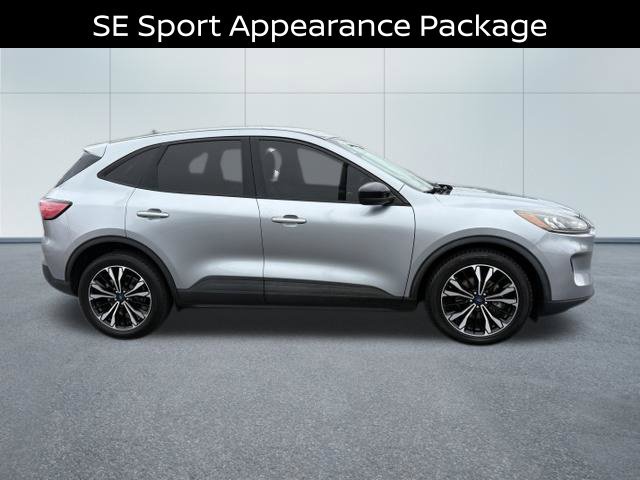 Used 2021 Ford Escape SE w/ SE Sport Appearance Package FWD image 2