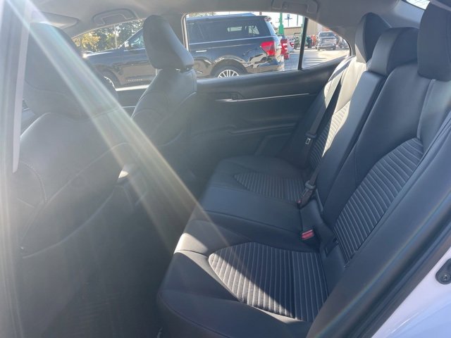 Used 2023 Toyota Camry SE image 9
