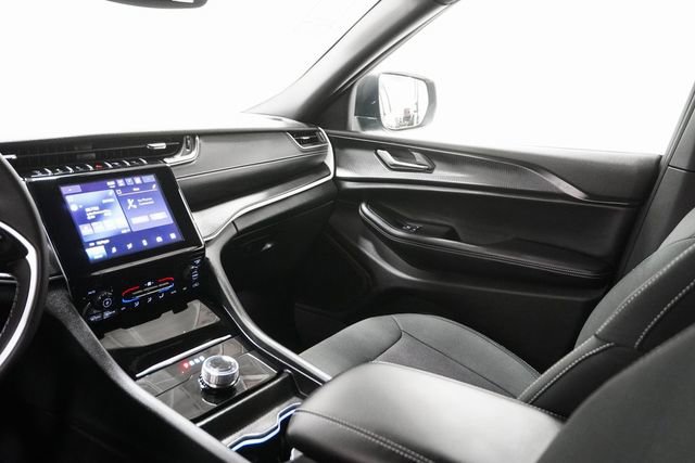 Used 2025 Jeep Grand Cherokee L Laredo AWD/4WD image 26