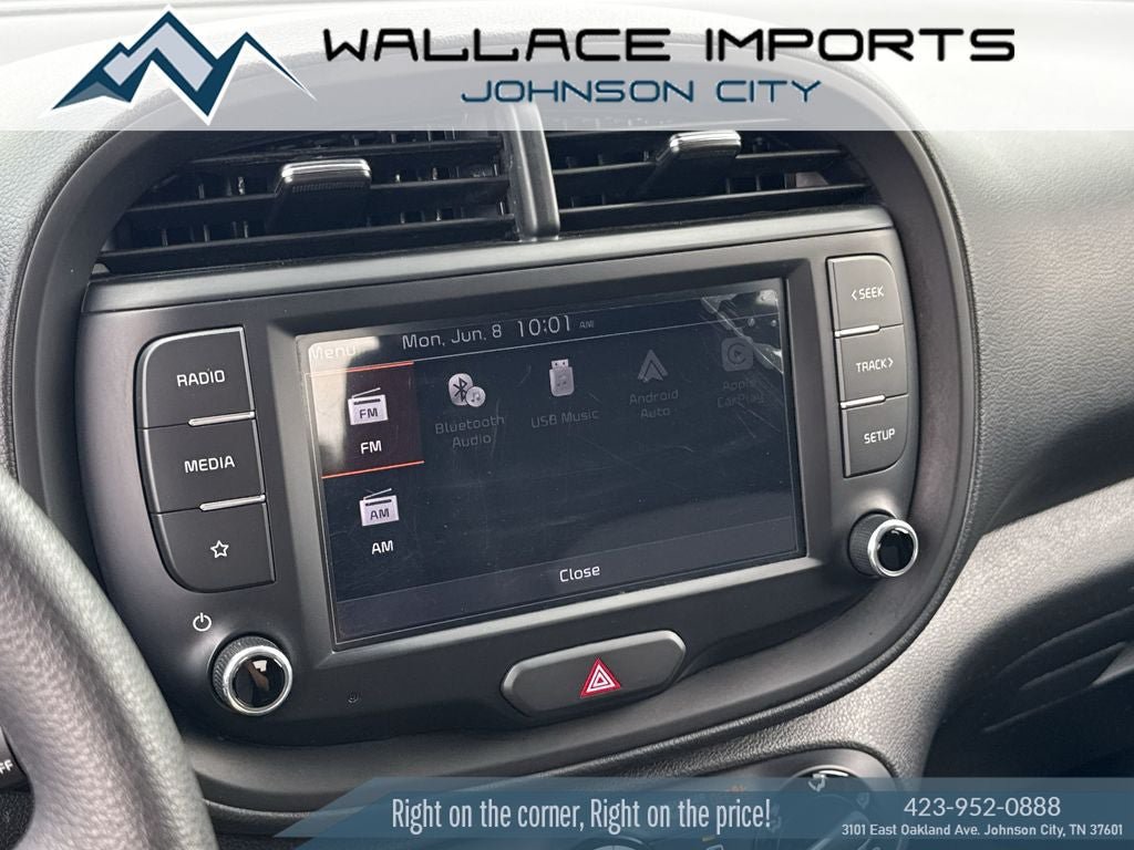 Used 2024 Kia Soul LX w/ Option Group 015 FWD image 21