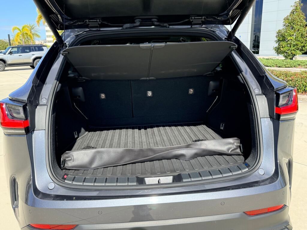 Used 2022 Lexus NX 350h AWD image 13