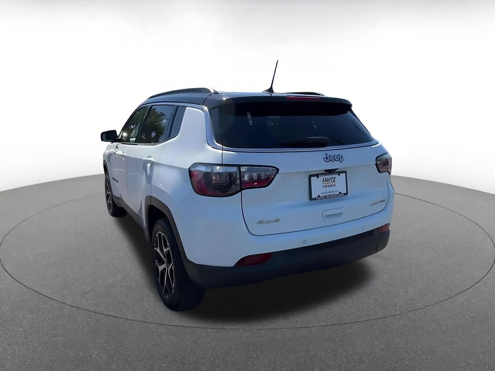 Used 2025 Jeep Compass Limited AWD/4WD image 10