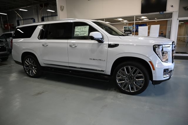 New 2026 GMC Yukon XL Denali Ultimate w/ LPO, Floor Liner Package AWD/4WD image 8