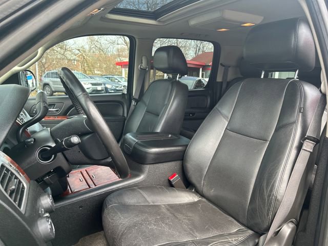 Used 2013 Chevrolet Suburban LTZ image 10