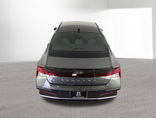 New 2026 Hyundai Elantra Sport FWD image 34