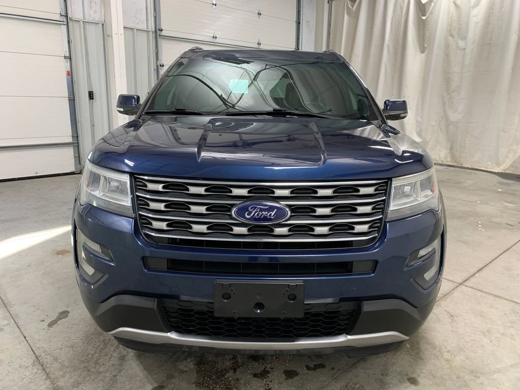 Used 2017 Ford Explorer XLT w/ Equipment Group 202A image 32