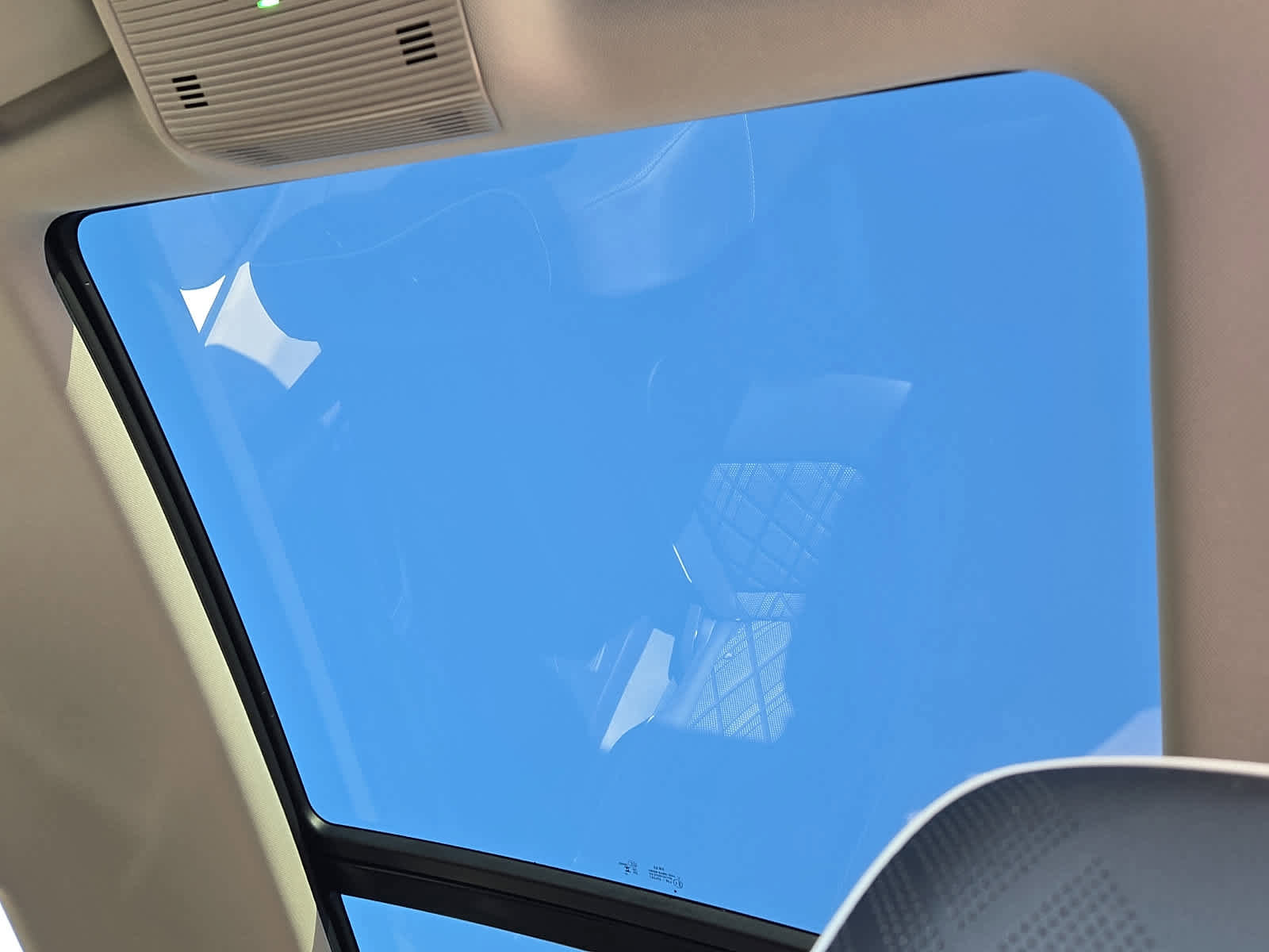 Used 2025 Volkswagen Atlas SEL Premium R-Line image 15