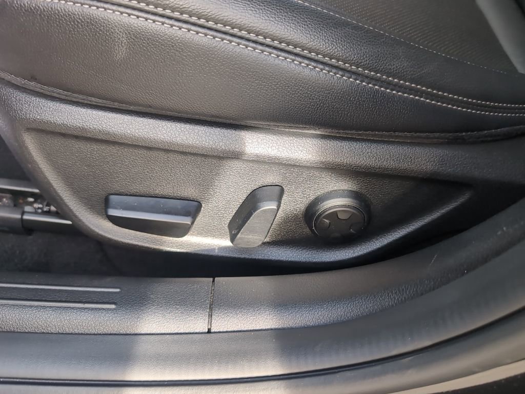 Used 2023 Genesis G70 2.0T image 20