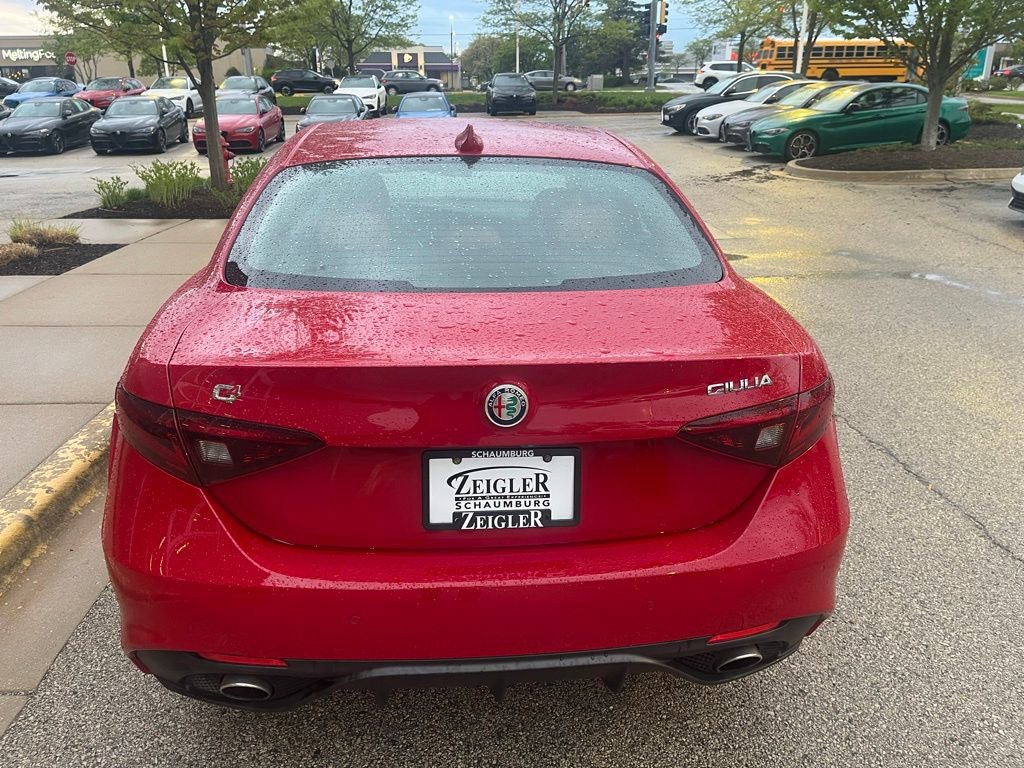 Used 2019 Alfa Romeo Giulia AWD w/ Quick Order Package 22J Sport image 3