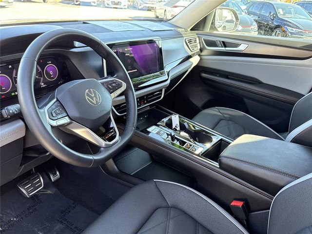 Used 2025 Volkswagen Atlas Peak Edition SE image 19