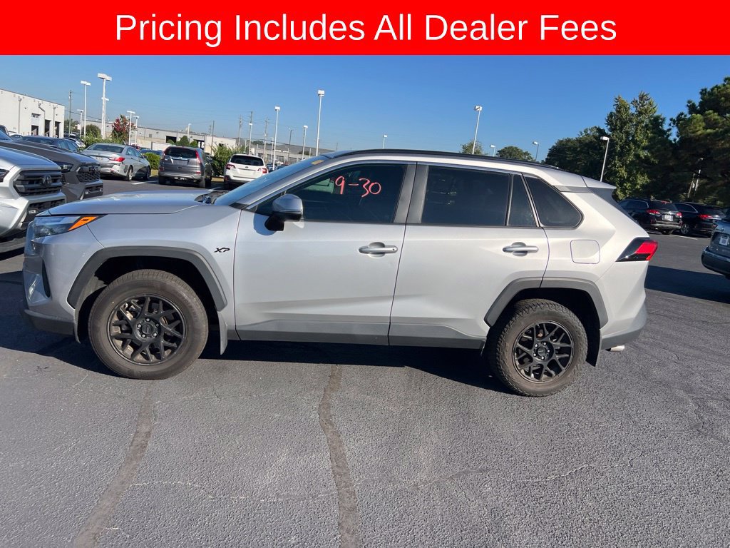 Used 2024 Toyota RAV4 XLE FWD image 3