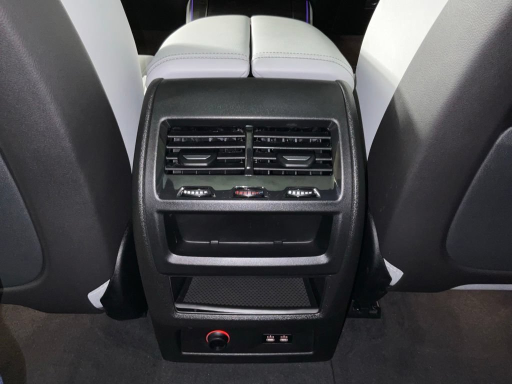 Used 2025 BMW X5 sDrive40i w/ M Sport Package RWD image 18