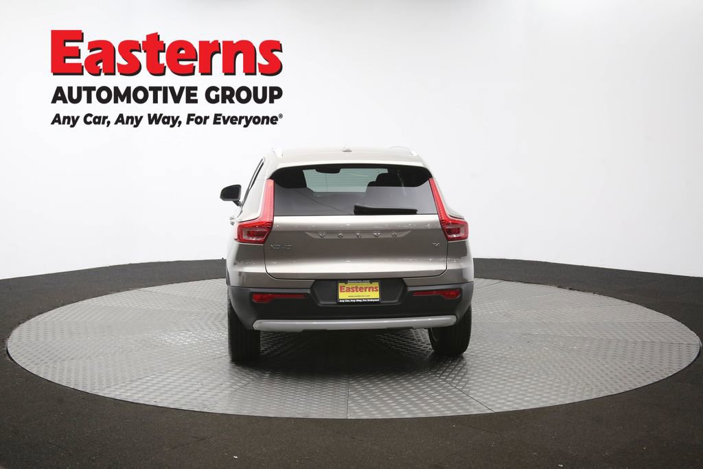 Used 2022 Volvo XC40 T4 Momentum FWD image 37
