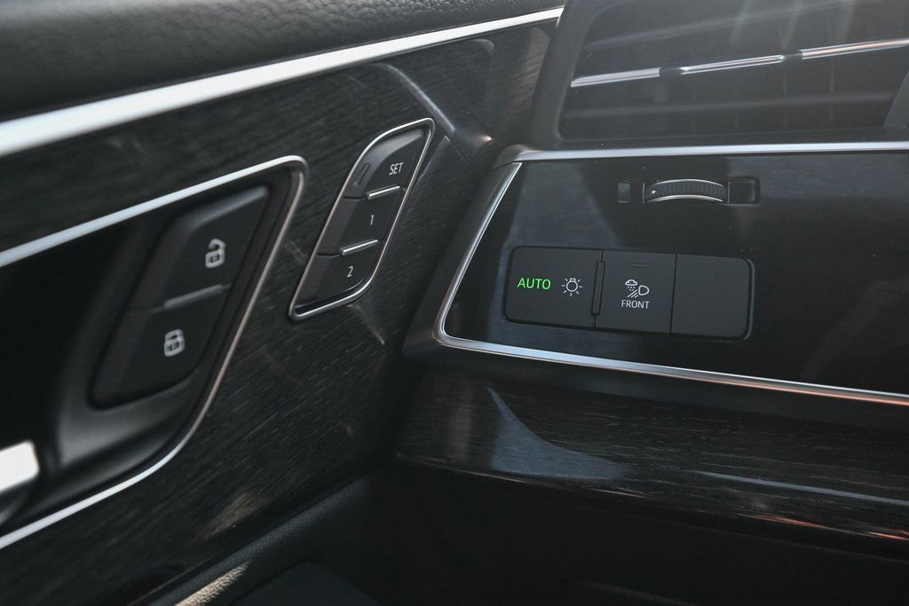 Used 2022 Audi Q8 Premium Plus image 39