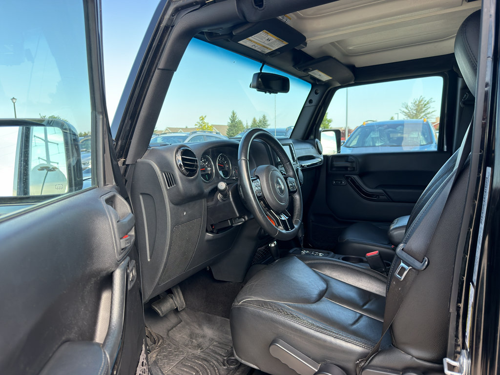 Used 2015 Jeep Wrangler Unlimited Sahara AWD/4WD image 11